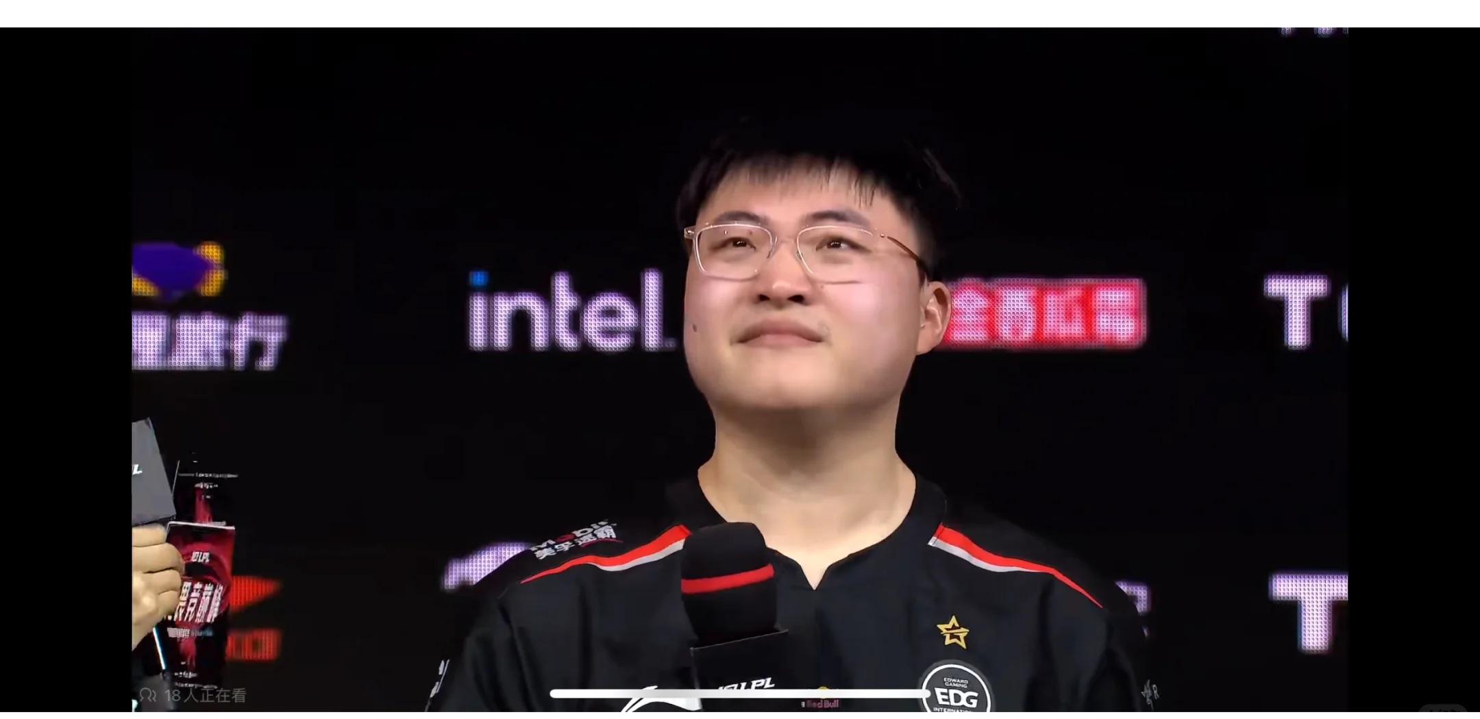  Uzi连续十二场比赛得分超过出色防守，日本队挑战极限！